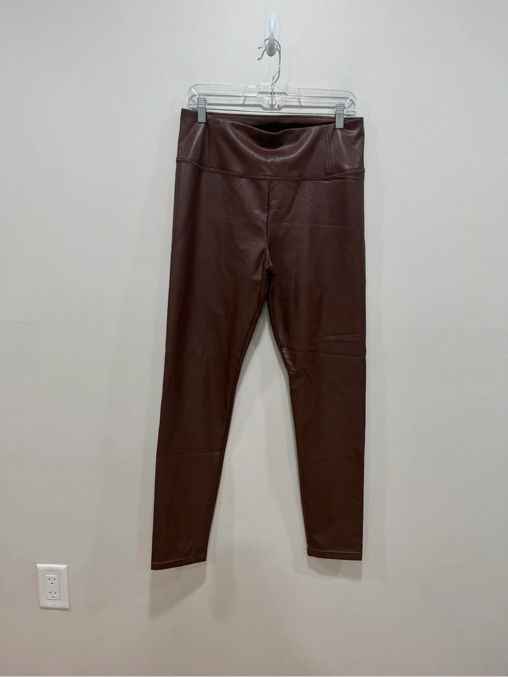 Bagatelle Collection Brown Faux Leather Leggings Large